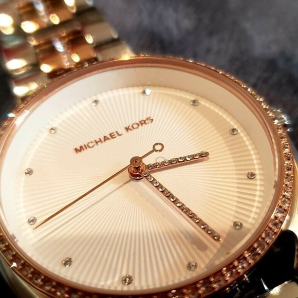 Beautiful Michael Kors Watch MK3676 - Gently Used display picture 2